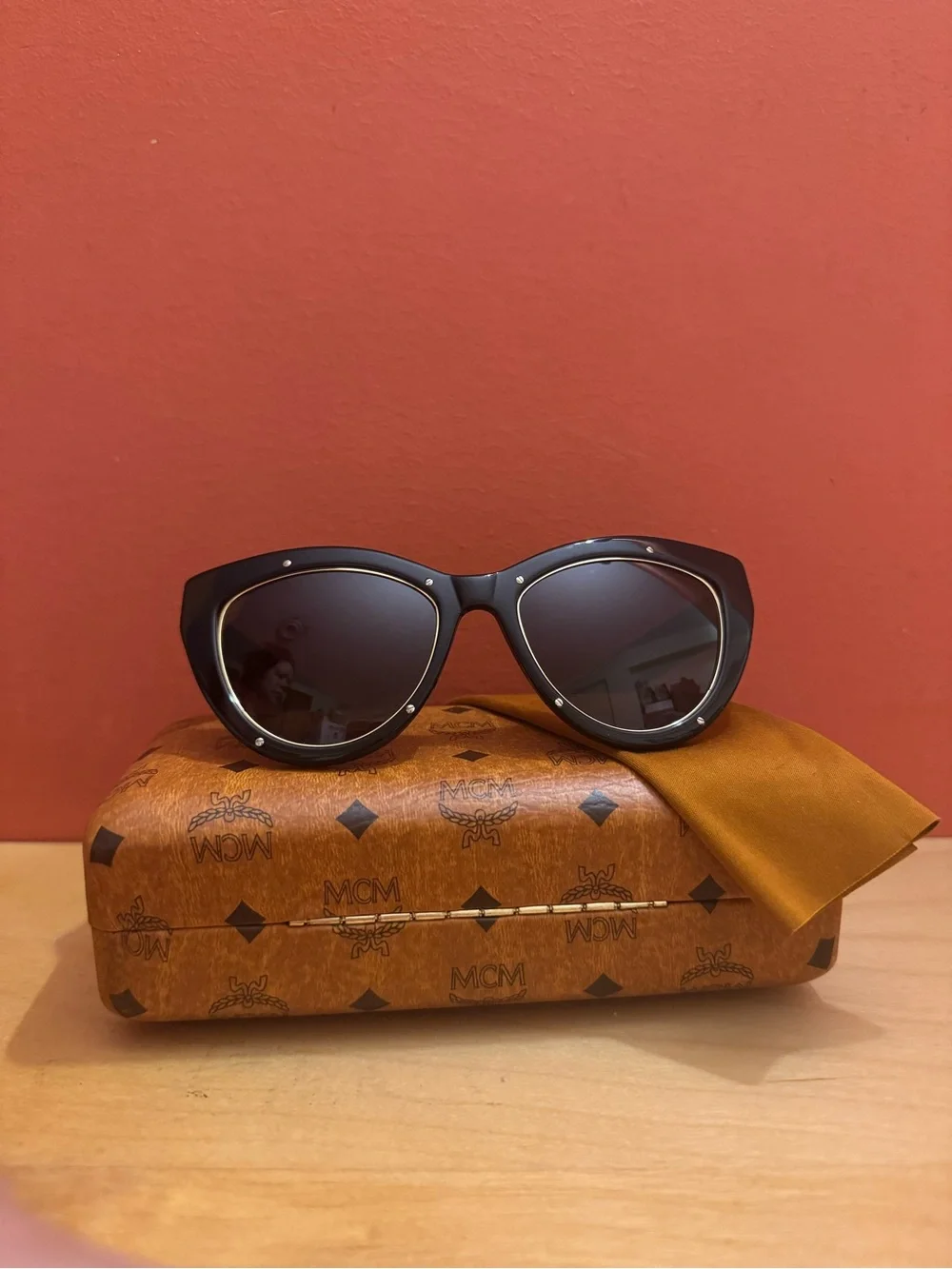 MCM 603S Women's Black & Gold Cat-Eye Sunglasses Set